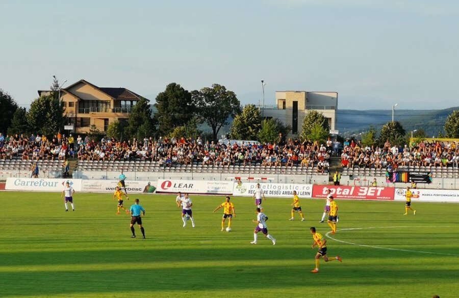 Focar uriaş de Covid în Liga 2. O echipă a mai rămas doar cu trei jucători valizi