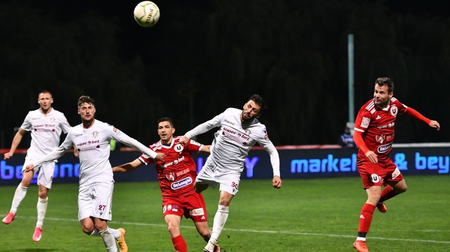 Acuzaţii grave la o echipă din Liga a 2-a! Răbufnirea unui fotbalist: "Trebuie să fim sclavi, să tăcem şi să n-avem niciun drept"