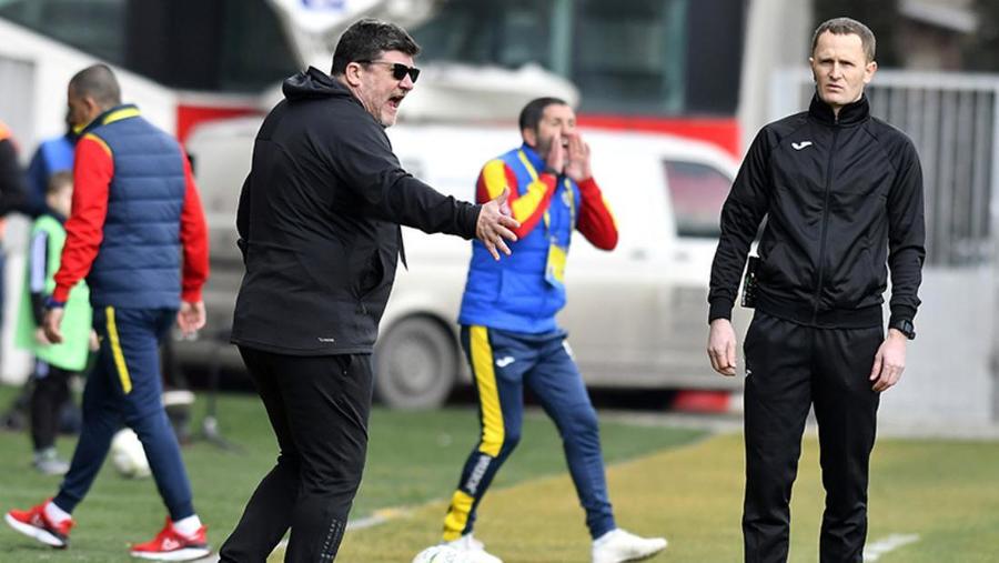Cristi Pustai, atac la arbitrul partidei cu Farul. ”Nu poţi să strici un joc în minutul 44, când mai era un minut, e ceva despre care nu eşti sigur, e şi departe de joc”