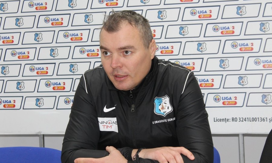 Tehnicianul celor de la Pandurii nu îşi explică eşecul la scor cu Petrolul. ”Am intrat crispaţi, parcă am jucat cu Milan”