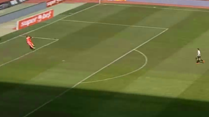 VIDEO | GOL FABULOS marcat de Petrolul! Silviu Pană înscrie de la mijlocul terenului în poarta lui ”U” Cluj