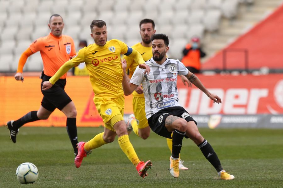 Petrolul nu are nicio şansă la promovare, dar pleacă favorită în grupa B a play-off-ului ligii secunde. Viitorul Pandurii Târgu-Jiu e principala rivală