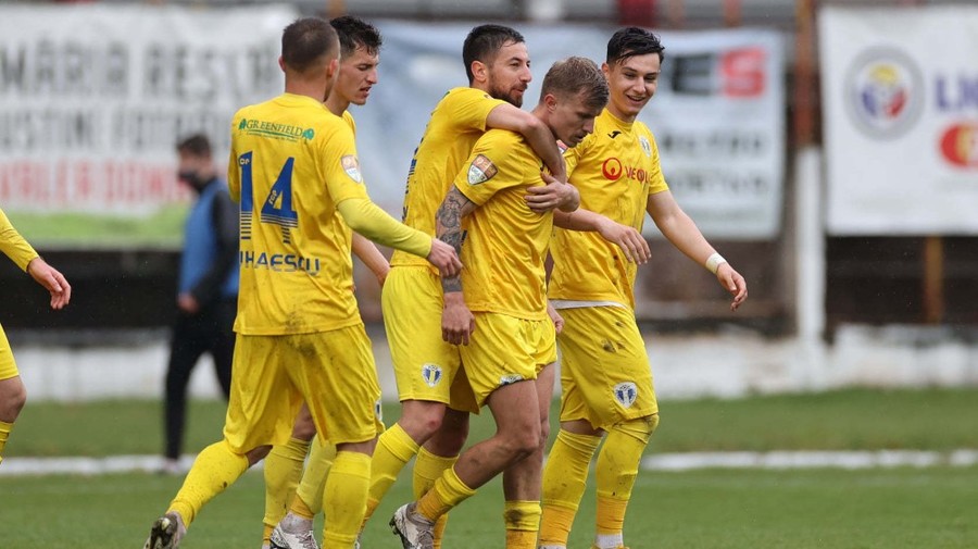 EXCLUSIV | Un antrenor cu experienţă în Liga 1 se propune la Petrolul: ”Ar fi senzaţional pentru mine să merg acolo!”
