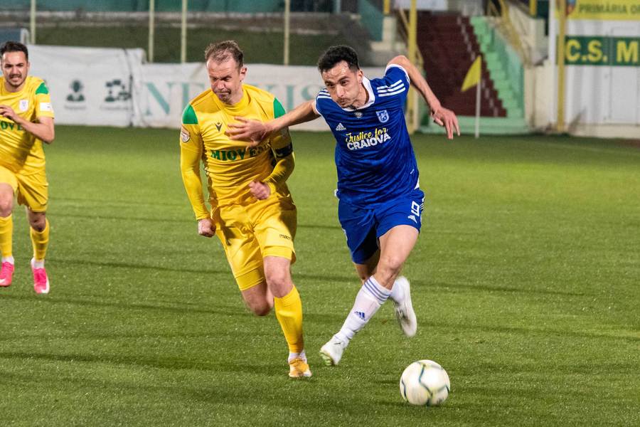VIDEO | FC U Craiova – CS Mioveni 4-2. Oltenii câştigă thrilerul de pe "Oblemenco" şi sunt la un pas de promovare. Echipa lui Trică are şapte puncte avans cu patru meciuri rămase
