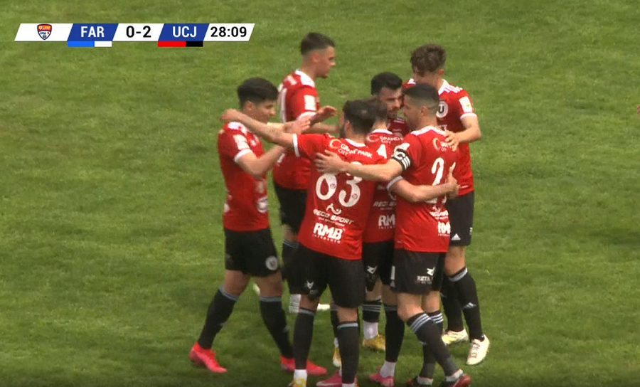 VIDEO | U Cluj a învins Farul, 3-1, şi a urcat pe primul loc în play-out-ul Ligii 2!