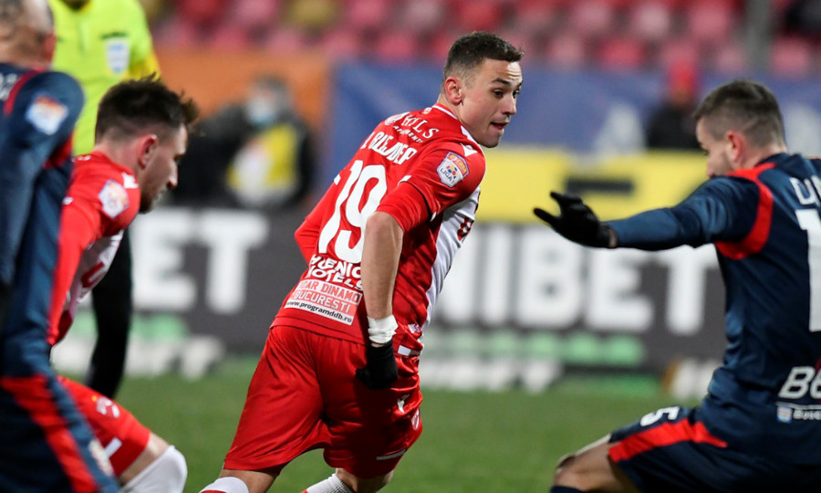 ”Şepcile roşii” fac eforturi uriaşe pentru a obţine promovarea. Universitatea Cluj îşi aduce mijlocaş de la Dinamo
