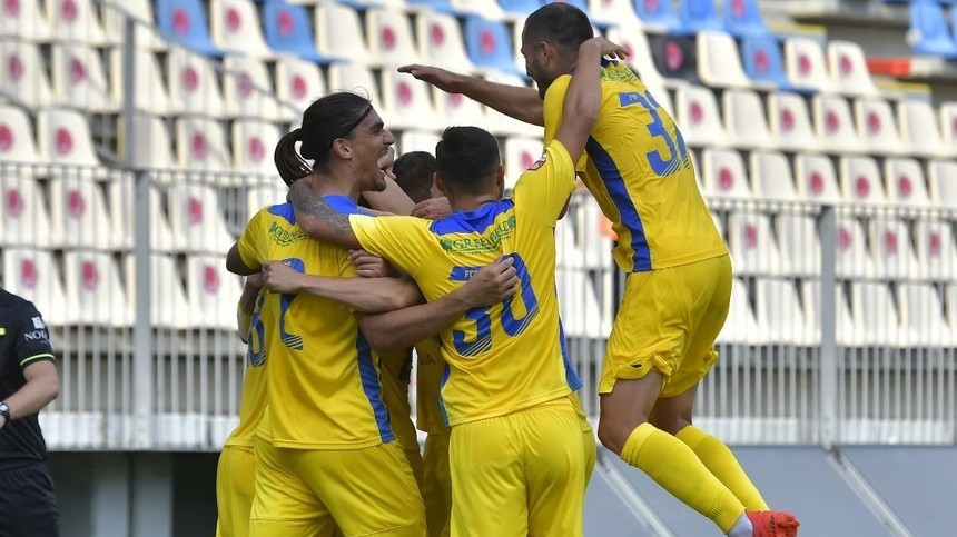 VIDEO ǀ Petrolul rămâne lideră în Liga 2! ”Lupii galbeni” au întors soarta meciului cu Unirea Dej în finalul partidei