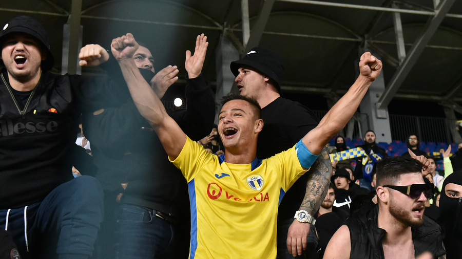 Antrenorul jucătorului dorit de FCSB şi Sepsi face un anunţ curajos: "Va fi viitorul fundaş stânga al naţionalei"