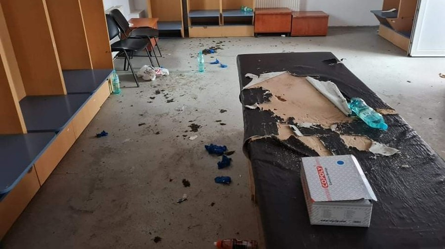 FOTO | CSA Steaua a fost taxată public foarte dur! Elevii lui Opriţa au lăsat dezastru în vestiar: „Noi ştiam că militarii îşi fac patul” 