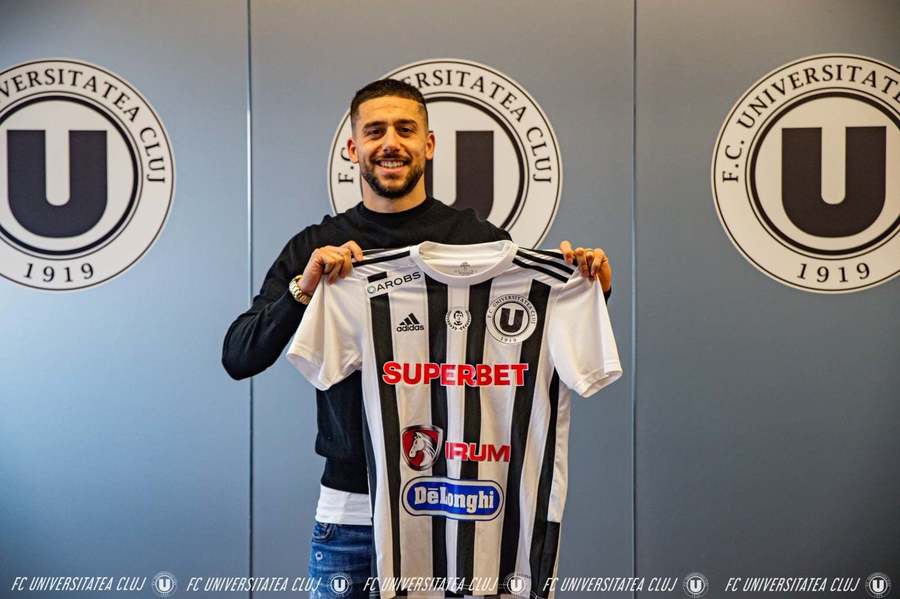 OFICIAL | Roberto Romeo, prezentat de ”U” Cluj. Fundaşul are peste 100 de meciuri în prima ligă