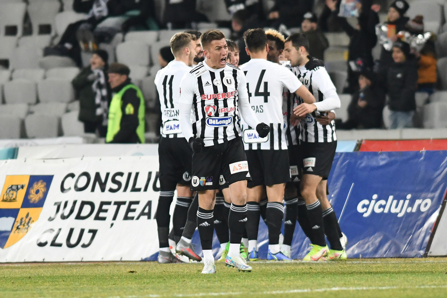 VIDEO | Hermannstadt - ”U” Cluj 0-2. ”Şepcile roşii” urcă pe locul doi în clasament