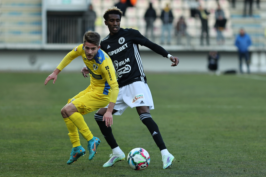 VIDEO | U. Cluj, succes clar în derby-ul cu Petrolul! Ardelenii au învins cu 3-1 şi au trecut pe locul 2 în play-off-ul Ligii 2 
