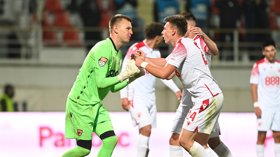 VIDEO | Metaloglobus - Dinamo 1-2. Echipa lui Burcă învinge fără mari emoţii şi se apropie de play-off