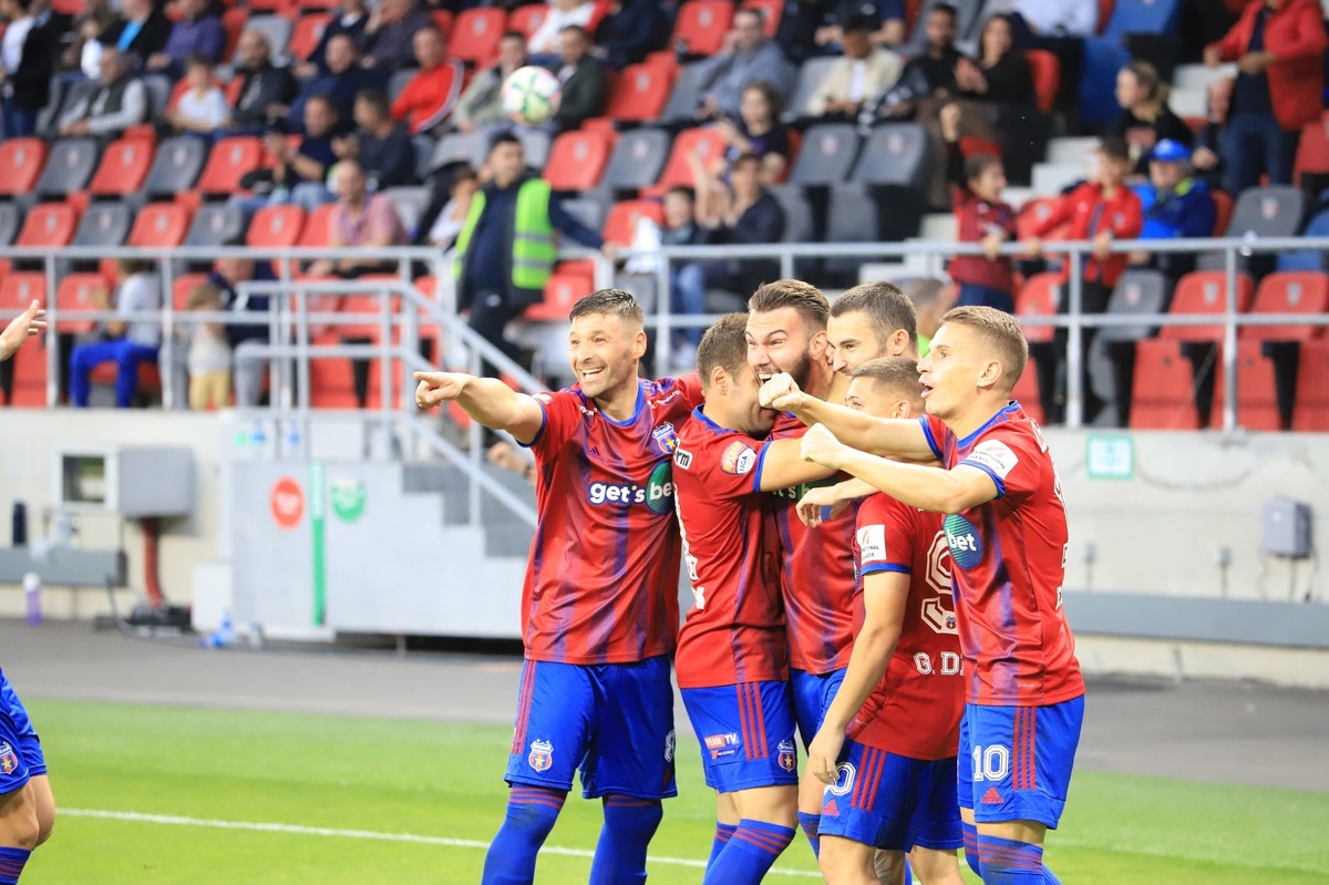 Steaua - Corvinul, al doilea meci din etapa a 15-a a Ligii 2