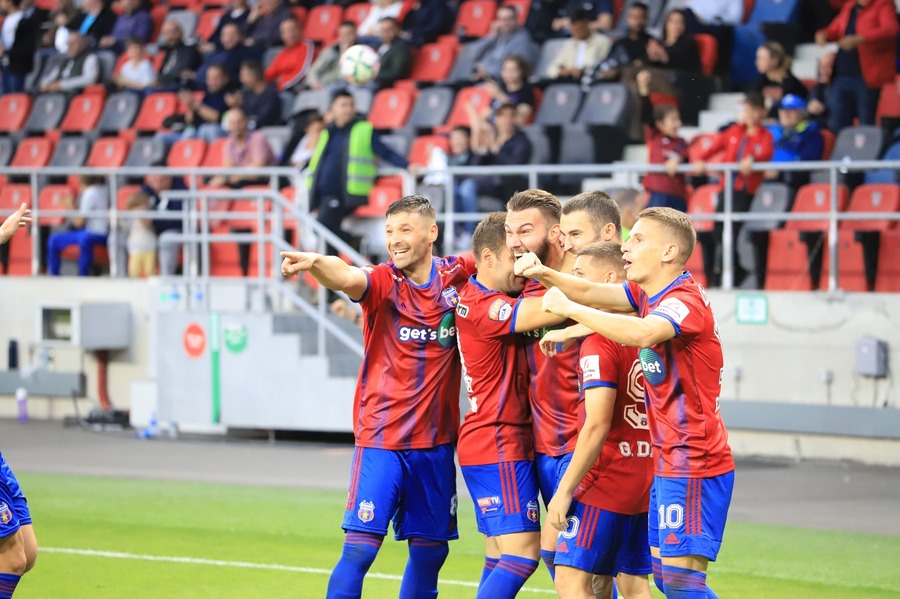 VIDEO ǀ Spectacol total în Viitorul Pandurii - Steaua 4-3! Gazdele au revenit de la 2-0 şi au învins liderul din Liga 2 