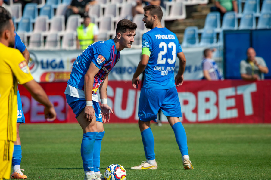 VIDEO | CSM Slatina - Gloria Buzău 1-2. Oaspeţii s-au impus la limită, într-un meci spectaculos, cu penalty ratat şi trei goluri superbe. Celelalte rezultate din Liga 2