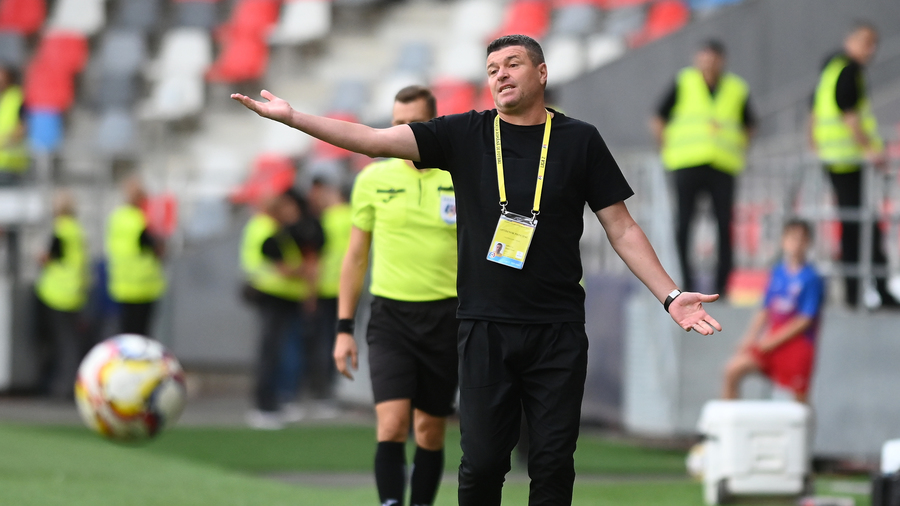 VIDEO | ”Foştii mari fotbalişti vor să facă acest lucru”. Opriţa, încântat de faptul că Victor Piţurcă ar putea investi la CSA Steaua