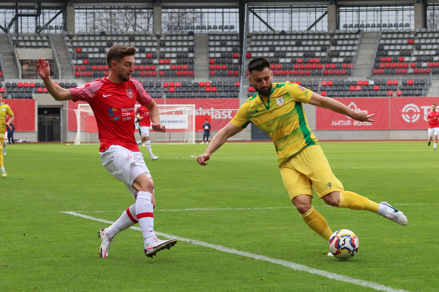 VIDEO | CSC Şelimbăr - Mioveni 1-0. Un autogol a făcut diferenţa
