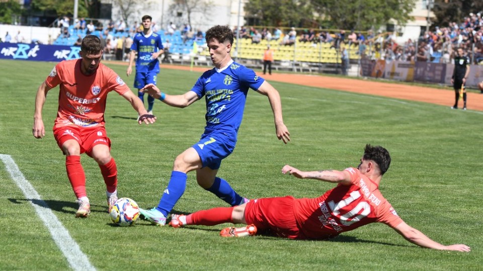 //i0.1616.ro/media/581/3142/38110/21582233/1/afc-unirea-04-slobozia-gloria-buzau-liga-2-casa-pariurilor-play-off-14-04-2024.jpg