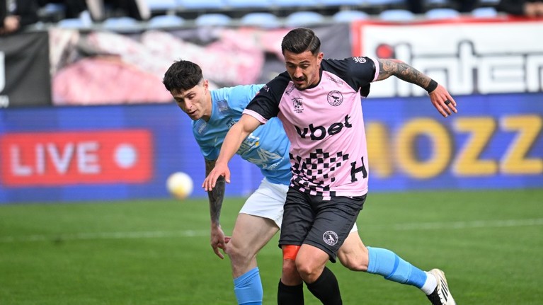 VIDEO | Corvinul - FC Voluntari, ASTĂZI, de la 18:30, LIVE pe Prima Sport 1 şi PrimaPlay.ro! Hunedorenii sunt la un pas de promovarea directă în SuperLiga