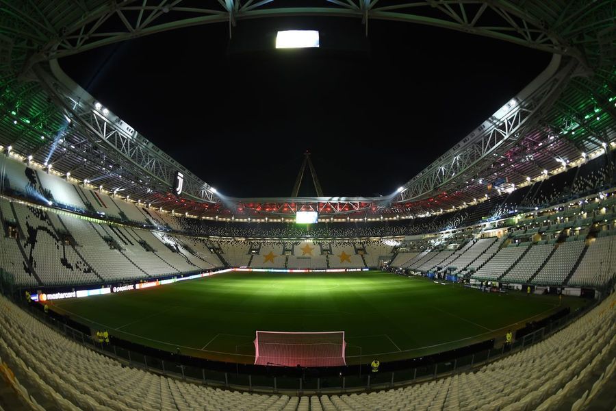 Italia ar putea pune ”lacătul” pe Serie A! Cine trage semnalul de alarmă şi anunţă că ”nu se mai poate juca în acest an”