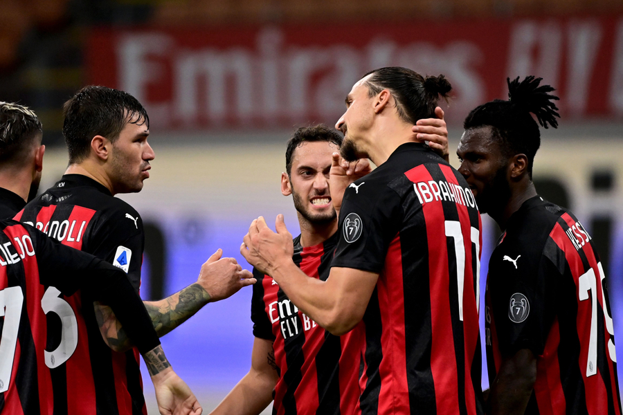 Problemele financiare au ajuns şi pe San Siro. AC Milan vrea reducerea salariilor jucătorilor