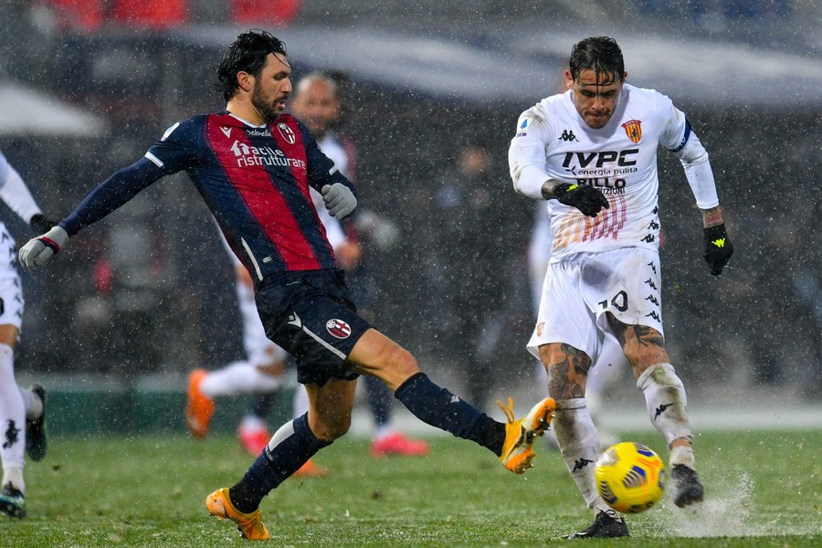 VIDEO | Bologna - Benevento 1-1. Parcurs similar pentru ambele echipe, la mijlocul clasamentului Serie A