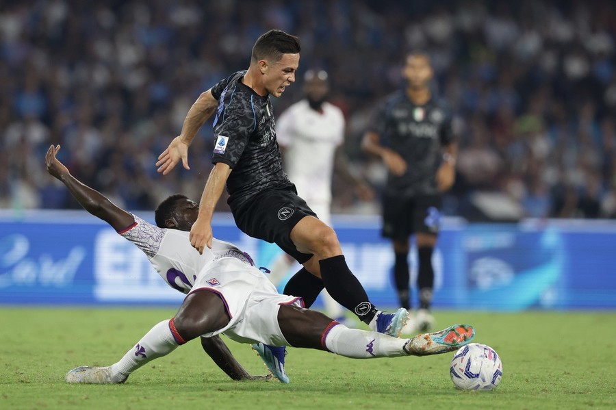 VIDEO ǀ Campioana Italiei e în derivă. Fiorentina s-a impus pe terenul lui Napoli