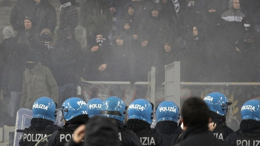 Pentru evitarea incidentelor, meciurile cu grad mare de risc nu se vor mai juca seara