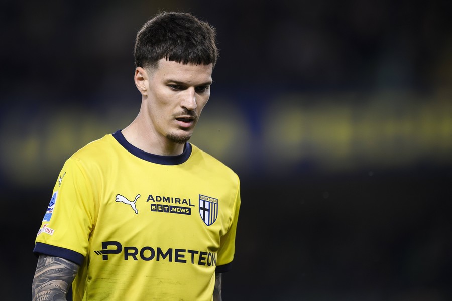 Italienii au anunţat clubul care îl va transfera pe Dennis Man. Mutarea va fi realizată în schimbul sumei de 8.000.000 de euro
