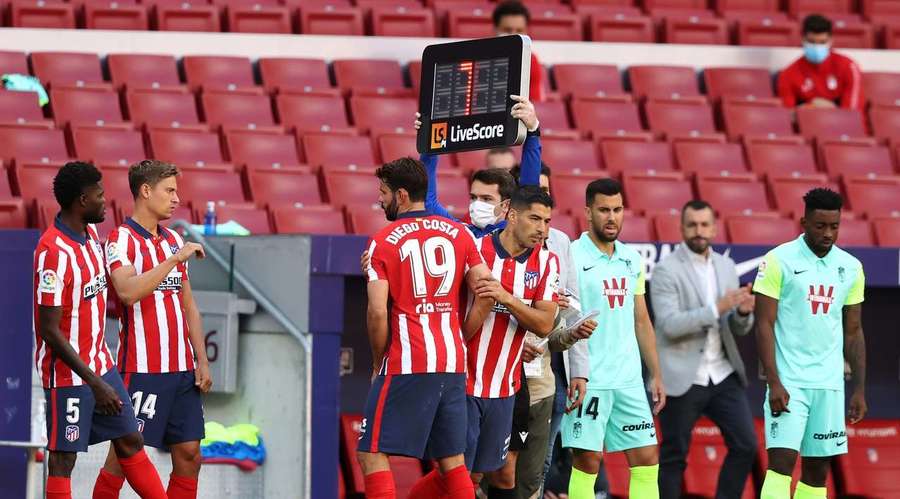 VIDEO | Luis Suarez, debut cu două goluri şi pasă de gol pentru Atletico Madrid, care a spulberat Granada