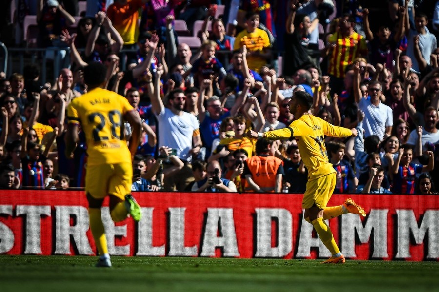 VIDEO ǀ Mai poate cineva să-i oprească? Barcelona - Atletico Madrid 1-0! Ferran Torres, eroul catalanilor. Număr ireal de cartonaşe galbene primite de oaspeţi în finalul meciului