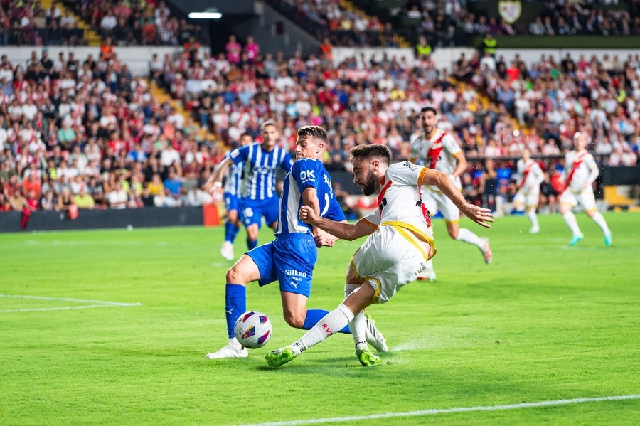 VIDEO | Alaves - Rayo Vallecano 0-2. Ianis Hagi a intrat de pe bancă 