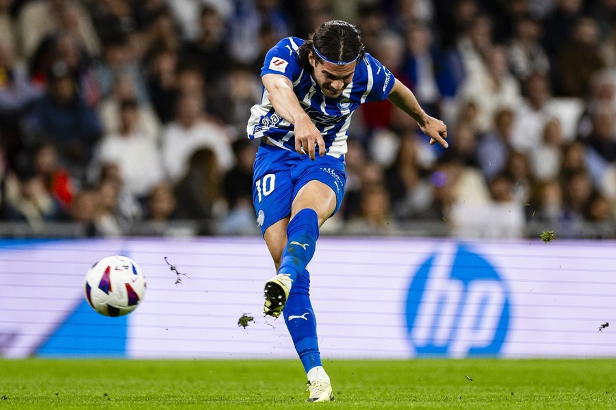 VIDEO | Las Palmas - Alaves 1-1. Ianis Hagi a fost integralist în ultima etapă din La Liga