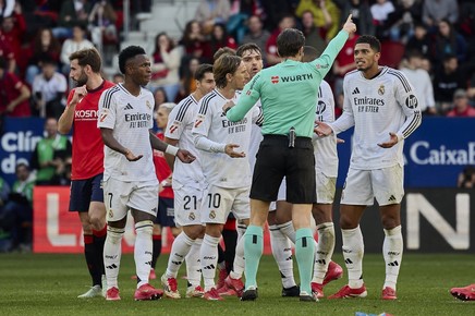 Ce a păţit arbitrul meciului Osasuna - Real Madrid, după ce l-a eliminat pe Bellingham