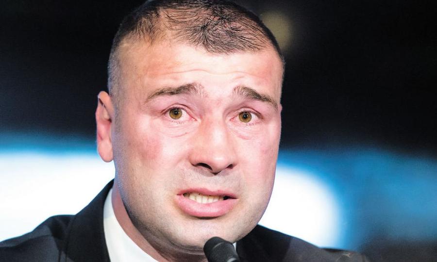 VIDEO | OFICIAL! BUTE ŞI-A AGĂŢAT MĂNUŞILE ÎN CUI