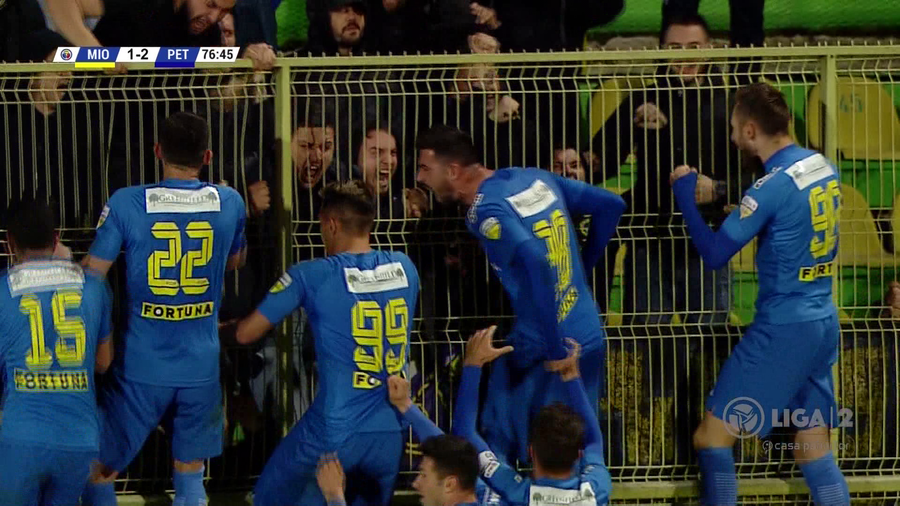 VIDEO | PETROLUL RĂMÂNE ÎN CURSA PENTRU LIGA 1. SUCCES LA MIOVENI DUPĂ CE GAZDELE AU CONDUS