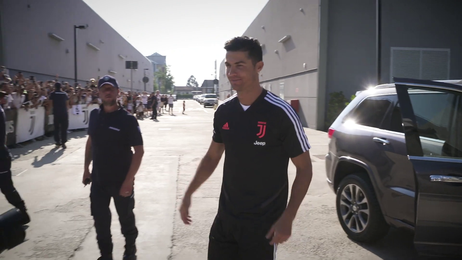 VIDEO | RONALDO, APLAUDAT LA REUNIREA LOTULUI LUI JUVENTUS. GEST EMOŢIONANT FAŢĂ DE UN FAN