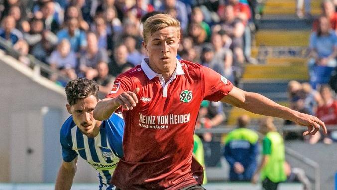 Primul fotbalist din Germania depistat cu coronavirus: un fundaş central de la Hannover 96