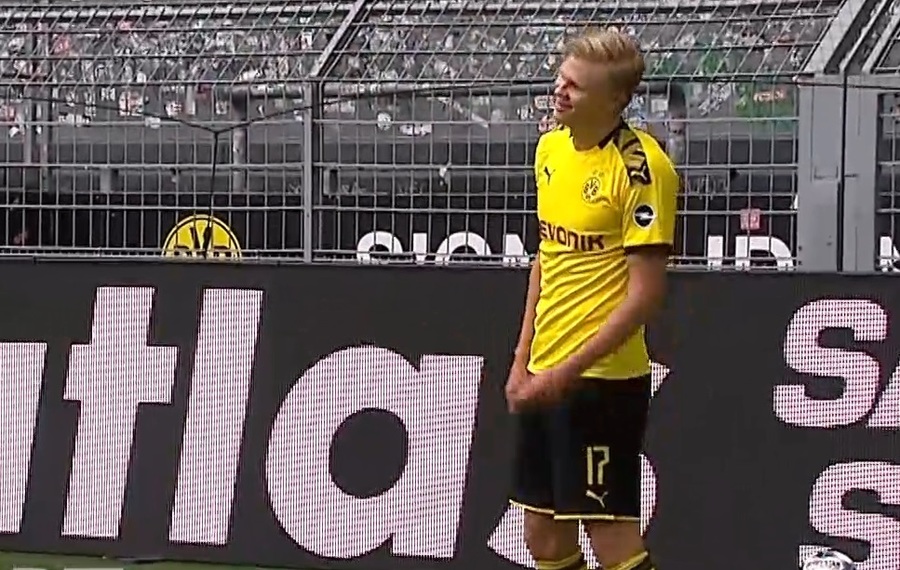 VIDEO The greatest! Haaland continuă evoluţiile de basm pentru Dortmund şi arată că e atacantul perfect: gol şi pasă decisivă cu Schalke 04  