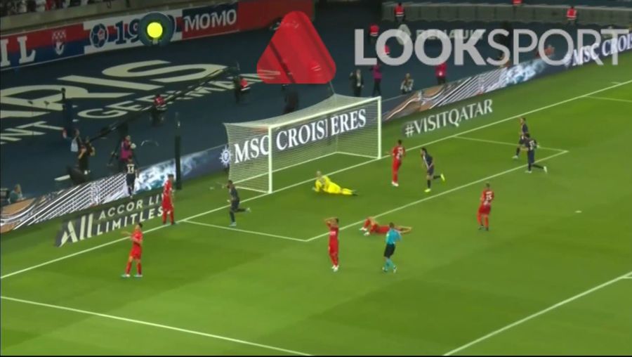 VIDEO | PARISUL NU IARTĂ. PSG ÎNVINGE NIMES ÎN PRIMA ETAPĂ A LIGUE 1 ŞI O EGALEAZĂ PE LYON LA GOLAVERAJ