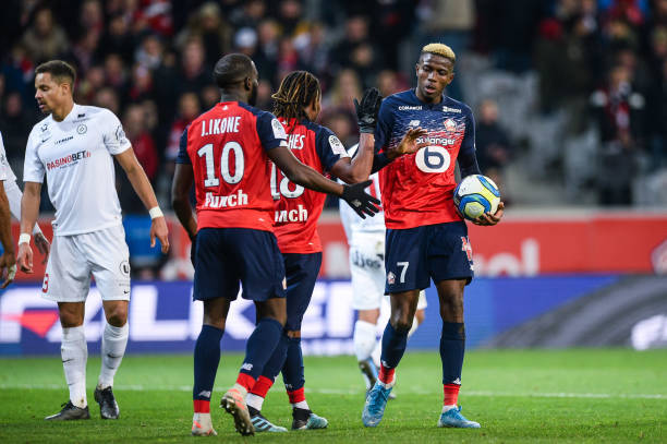 Probleme mari şi în Ligue 1. Trei fotbalişti de la Lille depistaţi pozitiv. Se ştie indentitatea lor