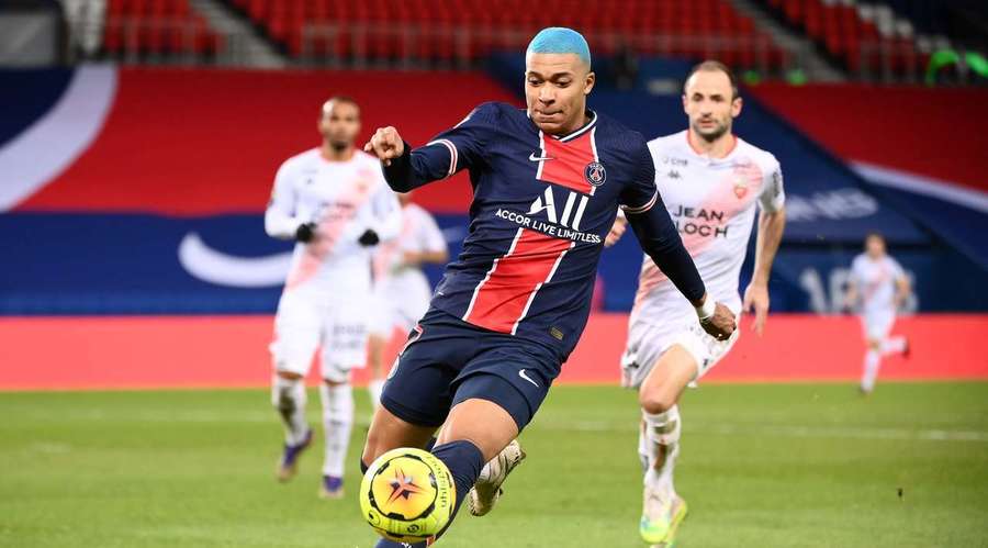 PSG - Lorient 2-0. Campioana din Ligue 1 se descurcă excelent şi fără Neymar, care ar putea reveni următoarea etapă