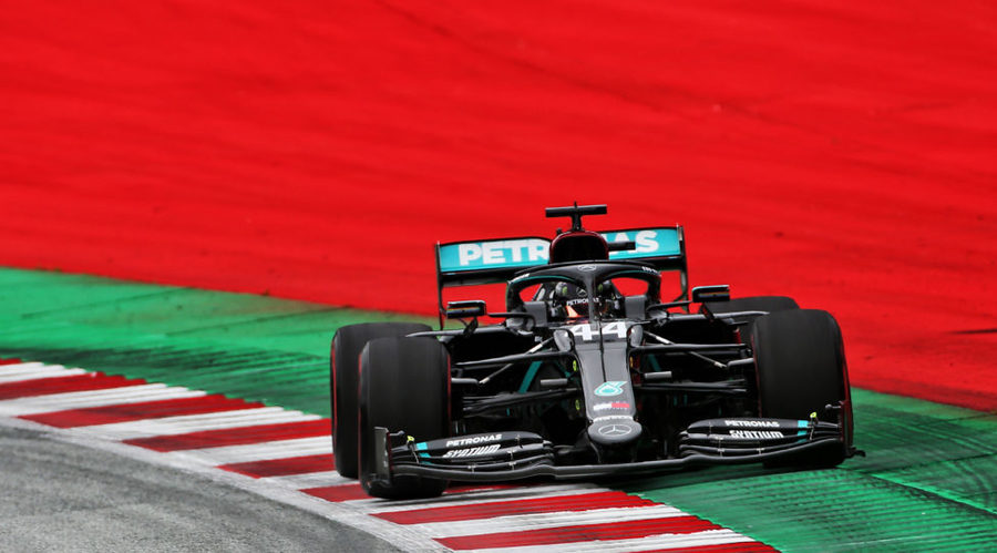 Hamilton, victorie la pas în MP de la Barcelona. Cursă de coşmar pentru Ferrari