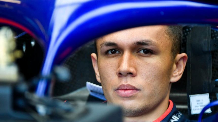 Alexander Albon a fost operat de apendicită şi a suferit complicaţii postoperatorii. Starea sportivului este bună