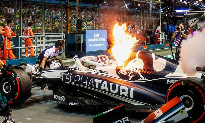 Monopostul lui Gasly, în flăcări pe circuitul din Singapore în cadrul sesiunii a doua de antrenament
