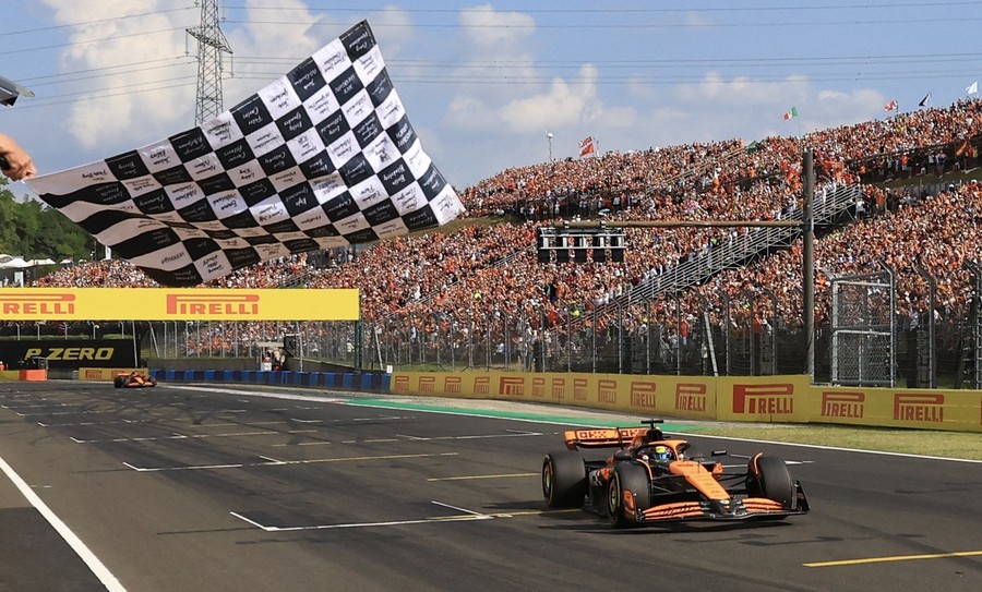 Oscar Piastri a câştigat cu ajutorul unui ordin de echipă Marele Premiu al Ungariei. Este prima sa victorie în Formula 1