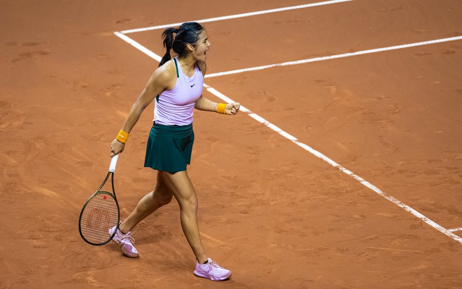 Emma Răducanu s-a calificat în ”sferturi” la Stuttgart. Bianca Andreescu a fost eliminată