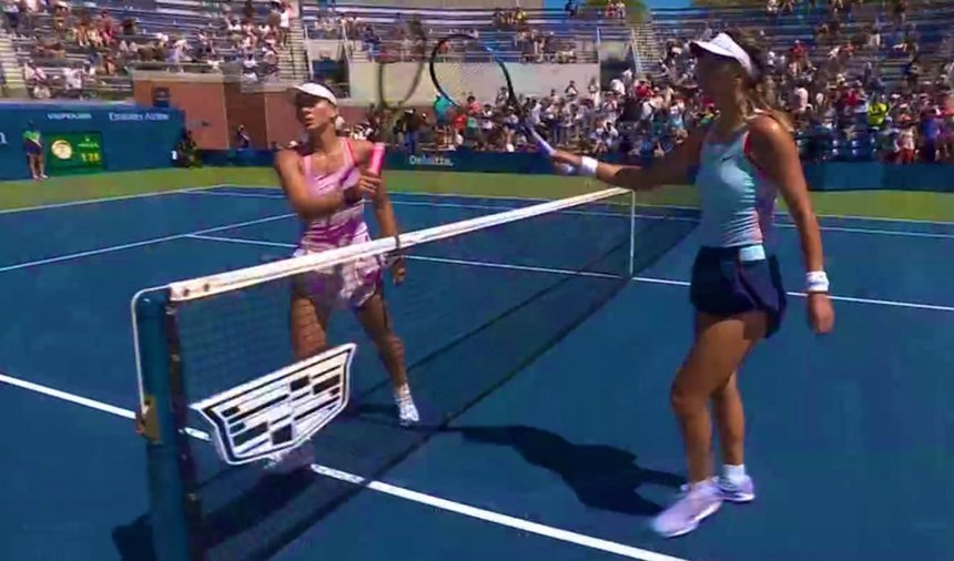VIDEO ǀ Marta Kostiuk a refuzat să dea mâna cu belarusa Azarenka după meciul lor de la US Open