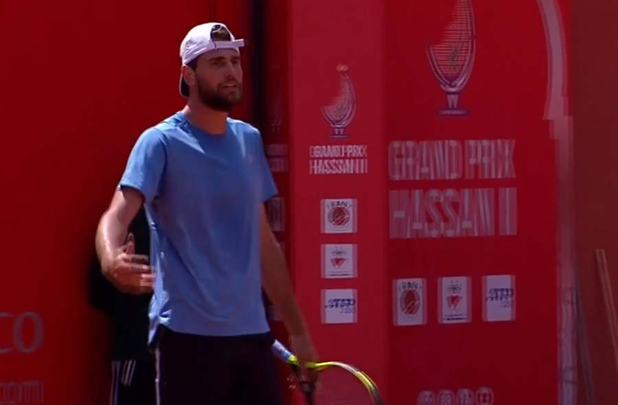 VIDEO ǀ Maxime Cressy, ieşire necontrolată în al 5-lea meci la rând pierdut. A cedat în faţa lui Roberto Carballes Baena la ATP Marrakech